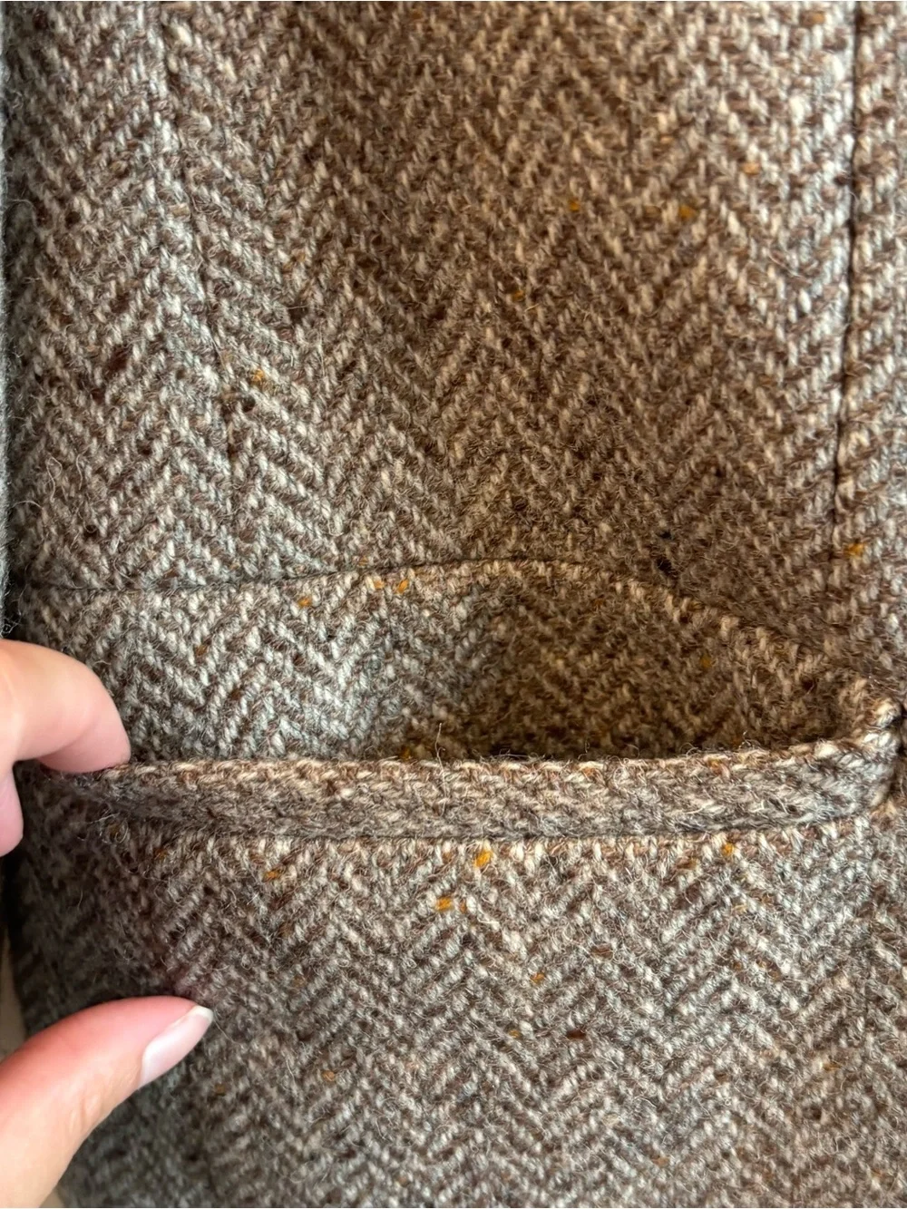 Vintage Magee Donegal Tweed Sport Herringbone Coat 42L Handwoven Ireland Wool